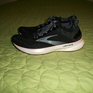 Brooks Women's Levitate 4 Running Shoes Size 10
